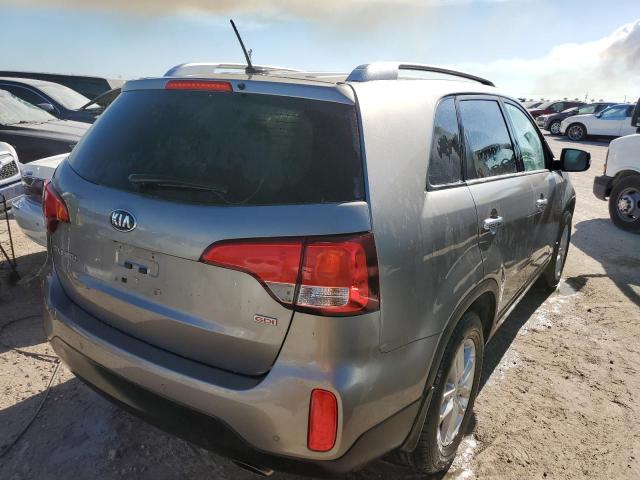 Photo 4 from auction – 2015 KIA SORENTO LX with VIN 5XYKT3A68FG645342