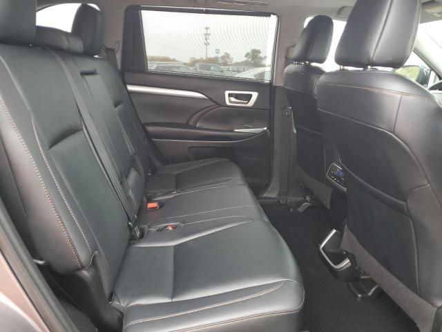 Photo 6 from auction – 2019 TOYOTA HIGHLANDER with VIN 5TDJZRFH2KS564261