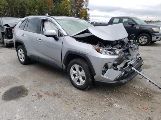TOYOTA RAV4 XLE 2019 with VIN JTMP1RFV2KD039333 - Photo from auction