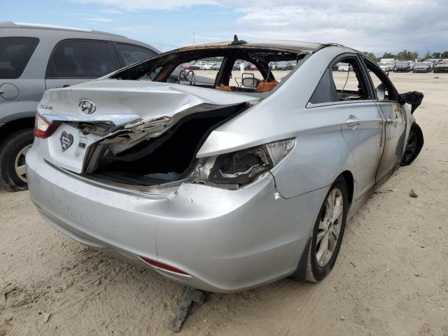 Photo 4 from auction – 2011 HYUNDAI SONATA SE with VIN 5NPEC4AC0BH091709