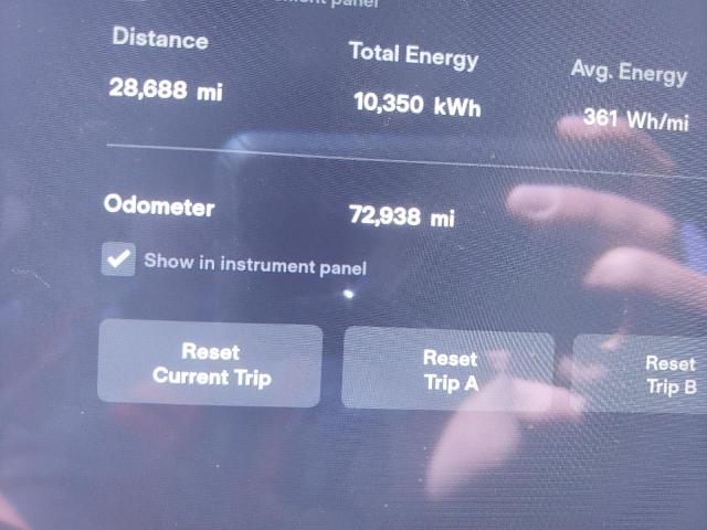 Photo 8 from auction – 2015 TESLA MODEL S 85 with VIN 5YJSA1H24FFP62582
