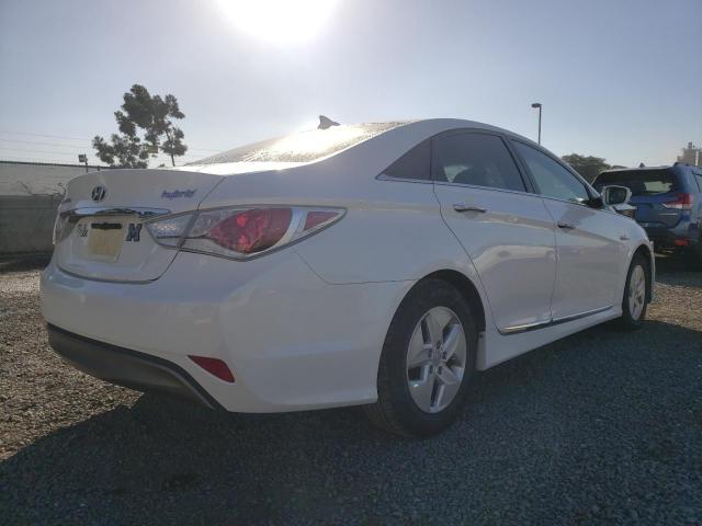 Photo 4 from auction – 2012 HYUNDAI SONATA HYB with VIN KMHEC4A40CA021883