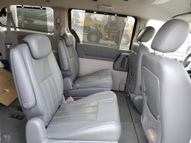 Photo 6 from auction – 2010 CHRYSLER TOWN & COU with VIN 2A4RR5D17AR109134