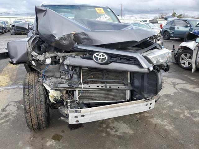 Photo 9 from auction – 2018 TOYOTA 4RUNNER SR with VIN JTEBU5JR2J5567978