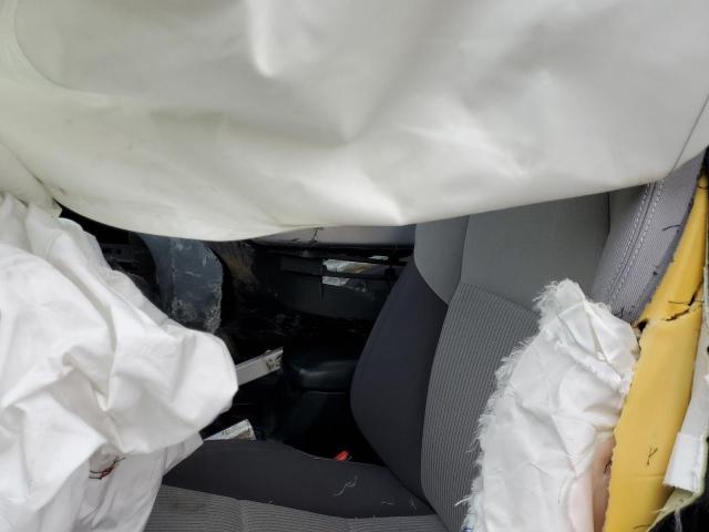 Photo 6 from auction – 2015 TOYOTA RAV4 XLE with VIN JTMRFREV0FD165773