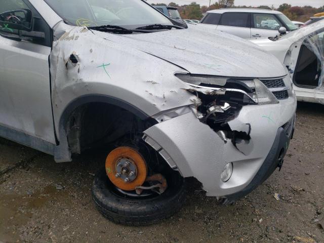 Photo 9 from auction – 2015 TOYOTA RAV4 XLE with VIN JTMWFREV4FJ048542