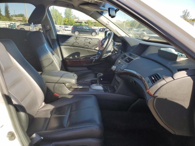 Photo 5 from auction – 2010 HONDA ACCORD CRO with VIN 5J6TF2H54AL010239