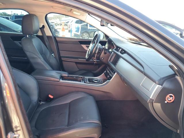 Photo 5 from auction – 2016 JAGUAR XF PREMIUM with VIN SAJBD4BV2GCY16084