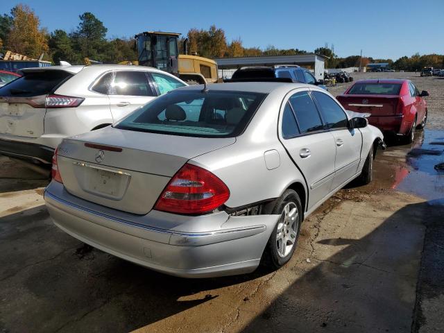 Photo 4 from auction – 2005 MERCEDES-BENZ E 320 with VIN WDBUF65J95A727397