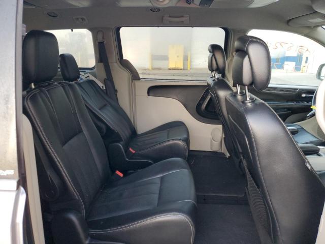 Photo 6 from auction – 2014 CHRYSLER TOWN & COU with VIN 2C4RC1CGXER171090