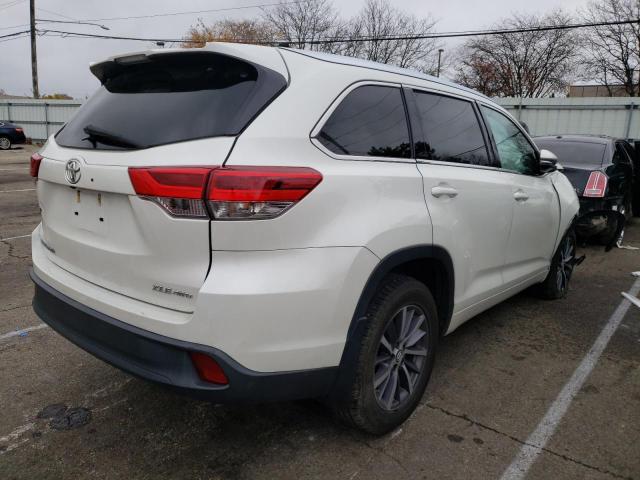 Photo 4 from auction – 2018 TOYOTA HIGHLANDER with VIN 5TDJZRFH5JS542267