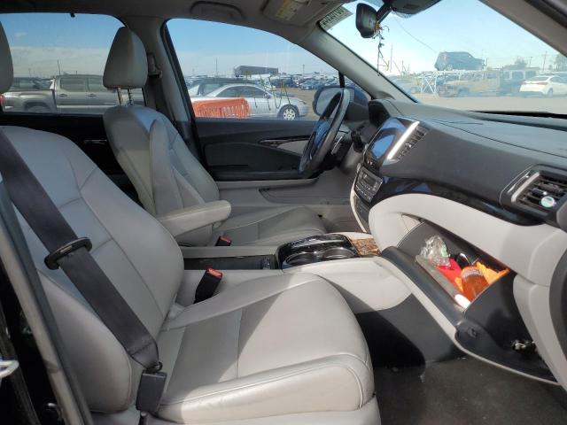 Photo 5 from auction – 2017 HONDA PILOT TOUR with VIN 5FNYF6H92HB022652