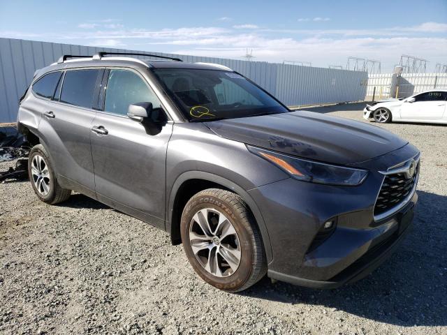 TOYOTA HIGHLANDER 2022 with VIN 5TDHZRAH1NS126776 - Photo from auction