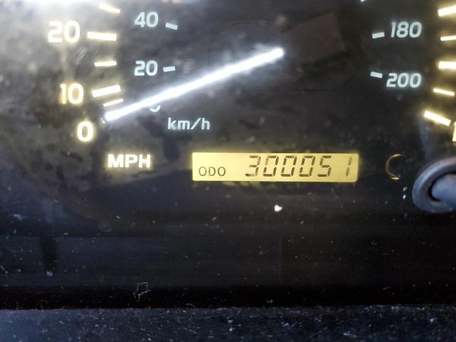 Photo 8 from auction – 2002 LEXUS LX 470 with VIN JTJHT00W023515142