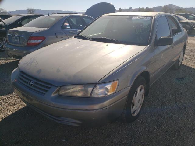 Photo 2 from auction – 1998 TOYOTA CAMRY LE with VIN JT2BF28K7W0140623