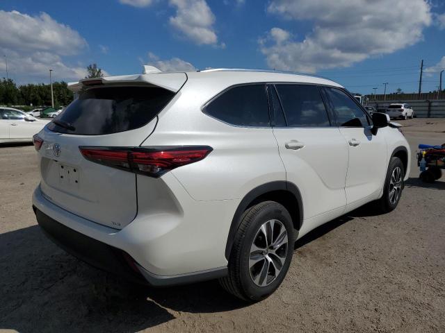 Photo 4 from auction – 2021 TOYOTA HIGHLANDER with VIN 5TDGZRAH3MS523481