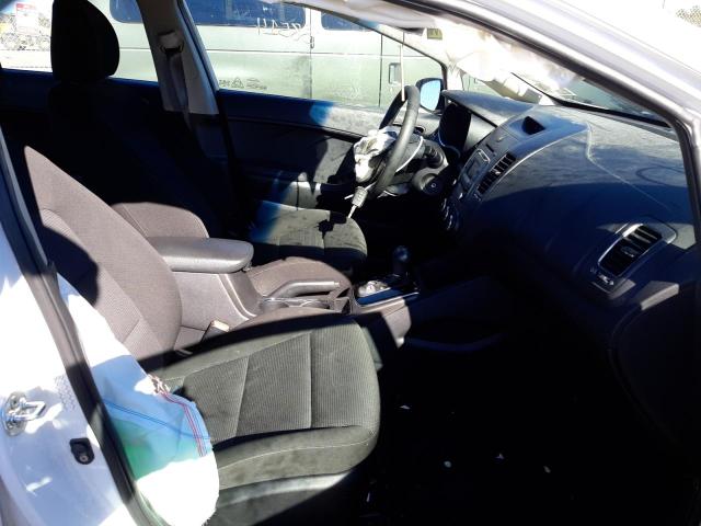 Photo 5 from auction – 2017 KIA FORTE LX with VIN 3KPFK4A7XHE043772