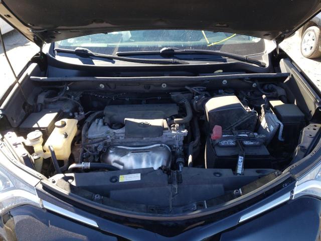Photo 7 from auction – 2017 TOYOTA RAV4 XLE with VIN 2T3RFREV7HW670327