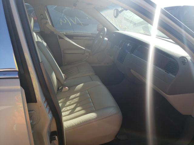 Photo 5 from auction – 2004 LINCOLN TOWN CAR E with VIN 1LNHM81W84Y640937