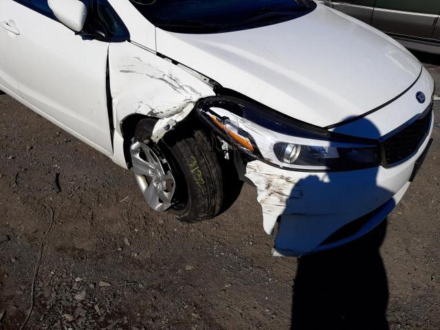 Photo 9 from auction – 2017 KIA FORTE LX with VIN 3KPFK4A7XHE043772