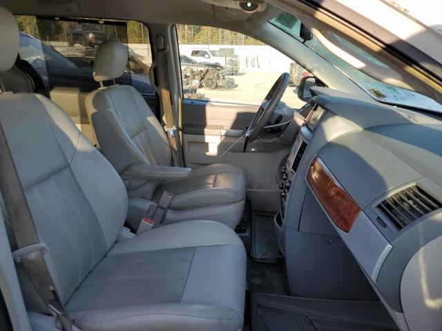 Photo 5 from auction – 2008 CHRYSLER TOWN & COU with VIN 2A8HR54P28R843740