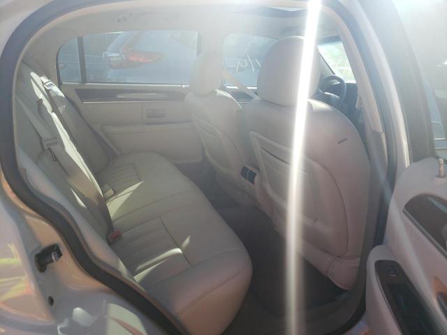 Photo 6 from auction – 2004 LINCOLN TOWN CAR E with VIN 1LNHM81W84Y640937