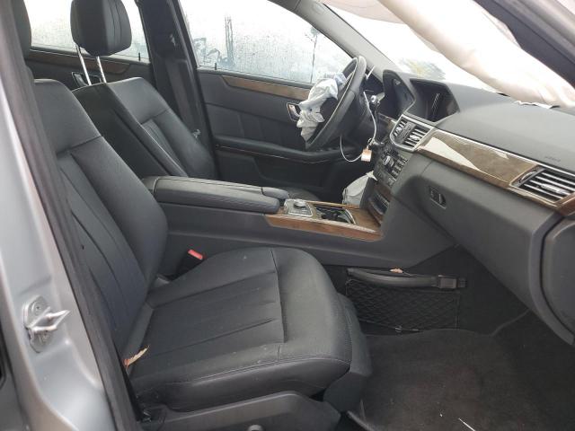 Photo 5 from auction – 2010 MERCEDES-BENZ E 550 with VIN WDDHF7CB4AA100725