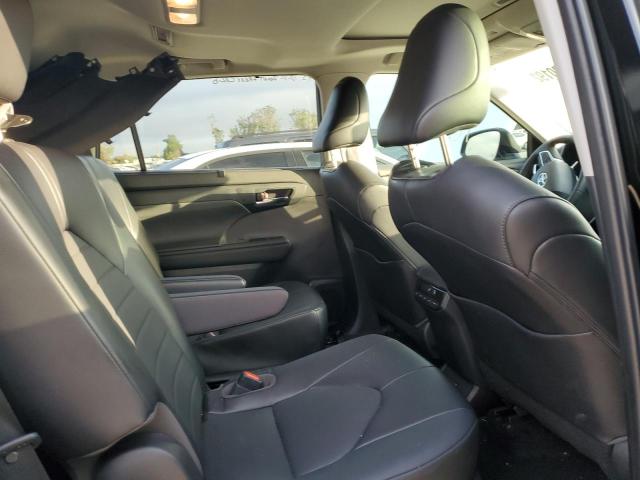 Photo 6 from auction – 2022 TOYOTA HIGHLANDER with VIN 5TDGZRAH9NS105329