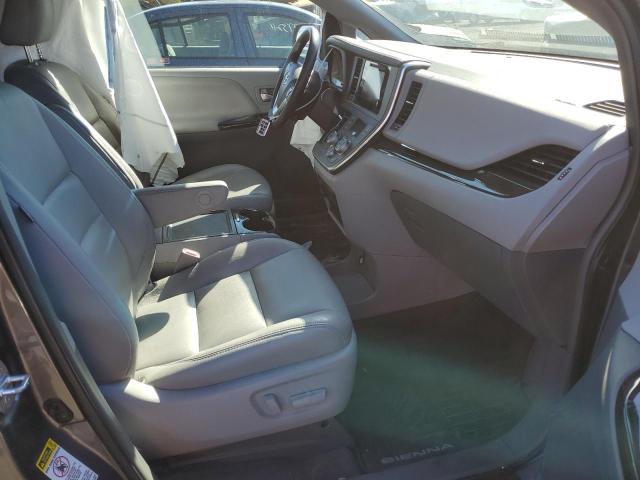 Photo 5 from auction – 2017 TOYOTA SIENNA XLE with VIN 5TDYZ3DC5HS798857