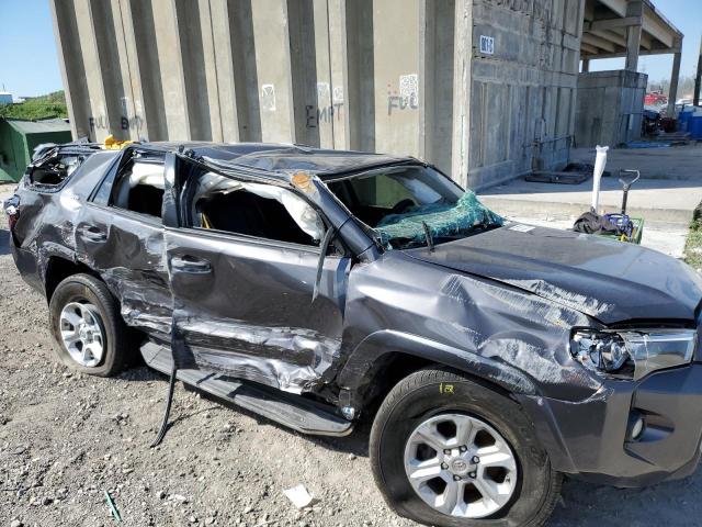 Photo 9 from auction – 2018 TOYOTA 4RUNNER SR with VIN JTEZU5JR2J5177137