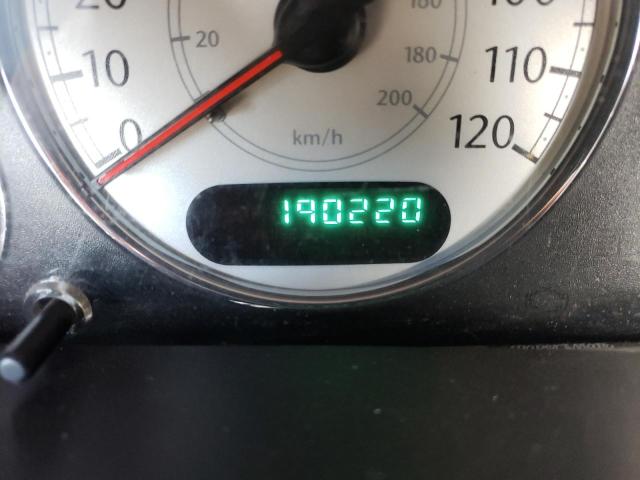 Photo 8 from auction – 2005 CHRYSLER TOWN & COU with VIN 2C4GP54L15R542958