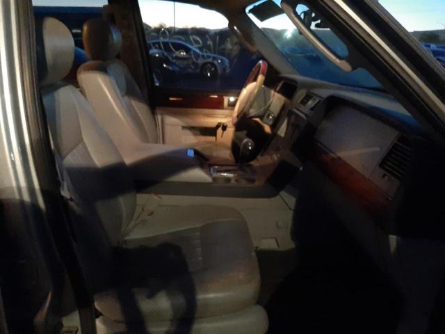 Photo 5 from auction – 2005 LINCOLN NAVIGATOR with VIN 5LMFU28565LJ04856