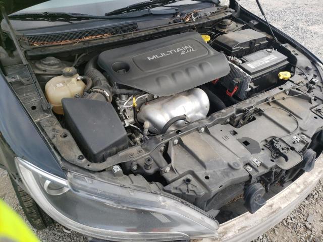 Photo 7 from auction – 2015 CHRYSLER 200 LIMITE with VIN 1C3CCCAB6FN617148