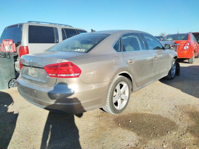 Photo 4 from auction – 2015 VOLKSWAGEN PASSAT S with VIN 1VWAT7A38FC095733