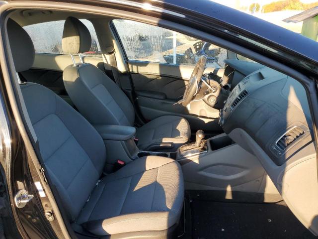 Photo 5 from auction – 2017 KIA FORTE LX with VIN 3KPFK4A77HE161097