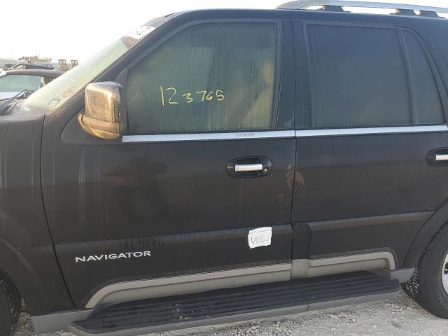 Photo 9 from auction – 2004 LINCOLN NAVIGATOR with VIN 5LMFU28R74LJ08996
