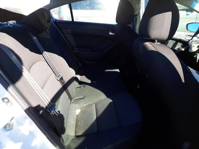 Photo 6 from auction – 2017 KIA FORTE LX with VIN 3KPFK4A7XHE043772