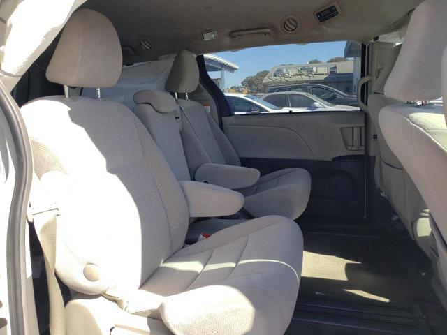 Photo 6 from auction – 2017 TOYOTA SIENNA LE with VIN 5TDKZ3DC2HS808721