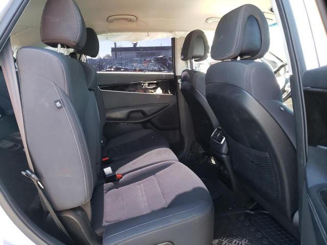 Photo 6 from auction – 2016 KIA SORENTO LX with VIN 5XYPG4A39GG170663