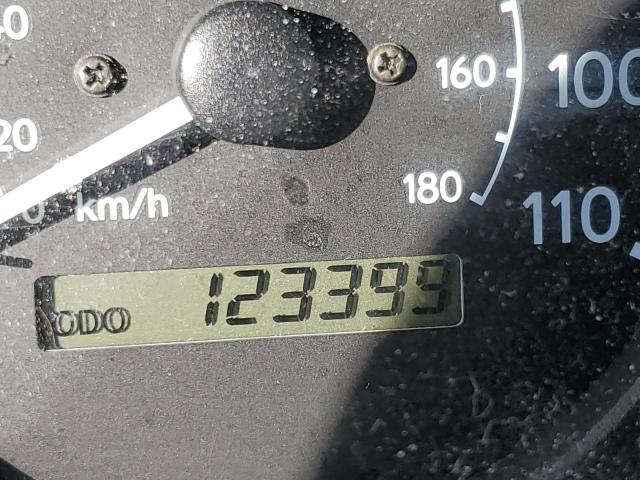 Photo 8 from auction – 2002 TOYOTA COROLLA CE with VIN 2T1BR12E82C550004