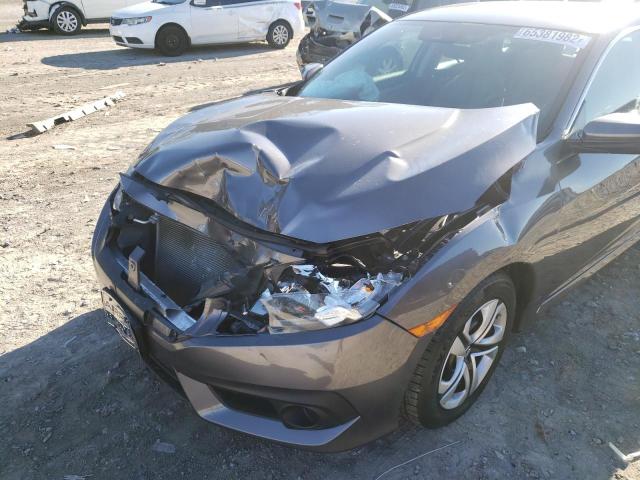 Photo 9 from auction – 2018 HONDA CIVIC LX with VIN 19XFC2F63JE027985