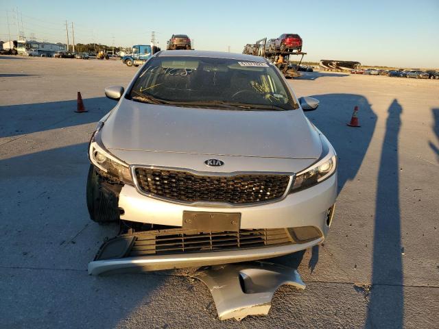 Photo 9 from auction – 2017 KIA FORTE LX with VIN 3KPFK4A77HE112191