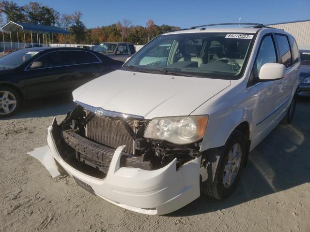 Photo 2 from auction – 2010 CHRYSLER TOWN & COU with VIN 2A4RR5D13AR178631