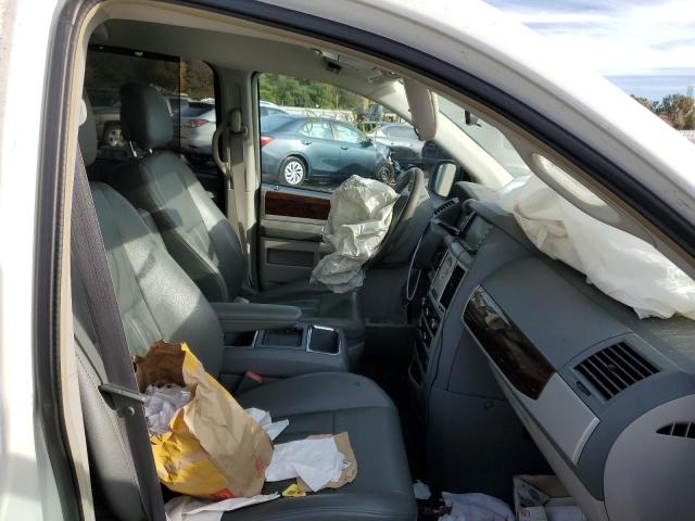 Photo 5 from auction – 2010 CHRYSLER TOWN & COU with VIN 2A4RR5D16AR315366