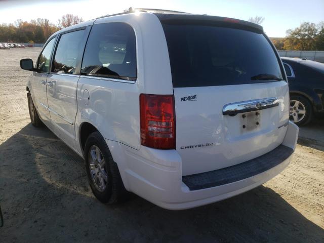 Photo 3 from auction – 2010 CHRYSLER TOWN & COU with VIN 2A4RR5D13AR178631