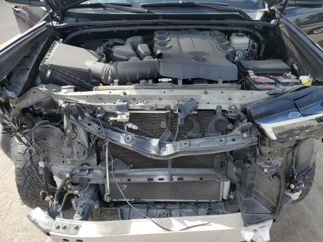 Photo 7 from auction – 2018 TOYOTA 4RUNNER SR with VIN JTEBU5JR6J5578403