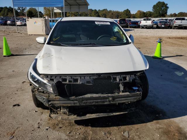Photo 9 from auction – 2018 KIA FORTE LX with VIN 3KPFK4A75JE240189