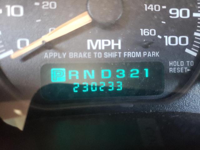 Photo 8 from auction – 2002 CHEVROLET SILVERADO with VIN 2GCEC19T321359379