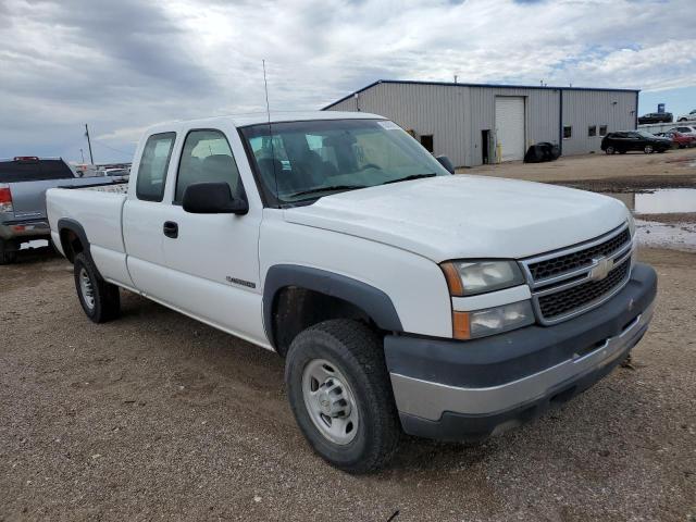 CHEVROLET SILVERADO 2007 with VIN 1GCHC29UX7E141957 - Photo from auction