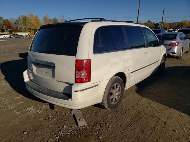 Photo 4 from auction – 2010 CHRYSLER TOWN & COU with VIN 2A4RR5D14AR188648